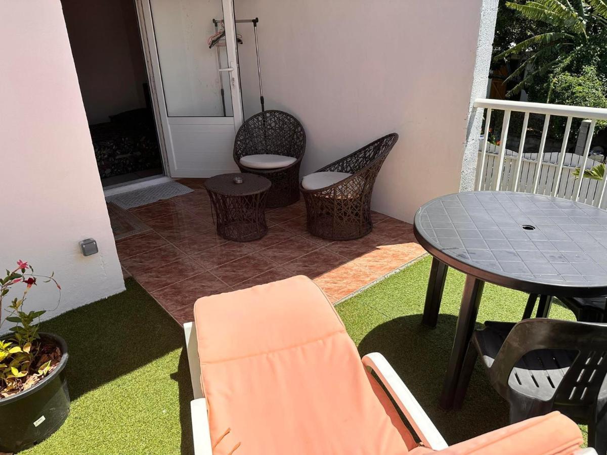Chez Chouchou Bed and Breakfast Riviere Saint-Louis Exteriör bild