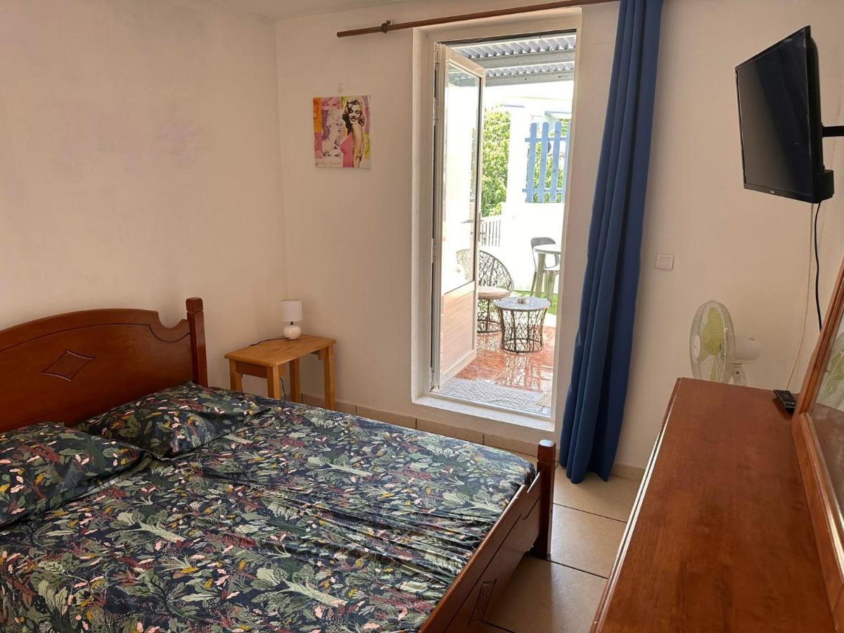 Chez Chouchou Bed and Breakfast Riviere Saint-Louis Exteriör bild